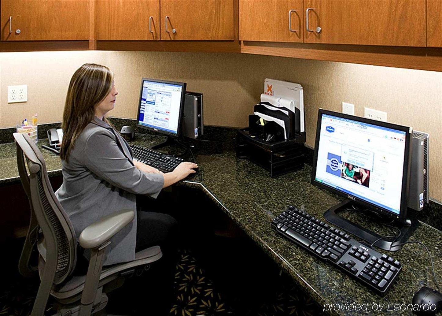 Hampton Inn & Suites Clovis Airport North Facilities photo
